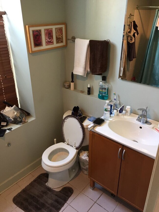 Building Photo - Spacious two bedroom unit located in the best area in northern liberties