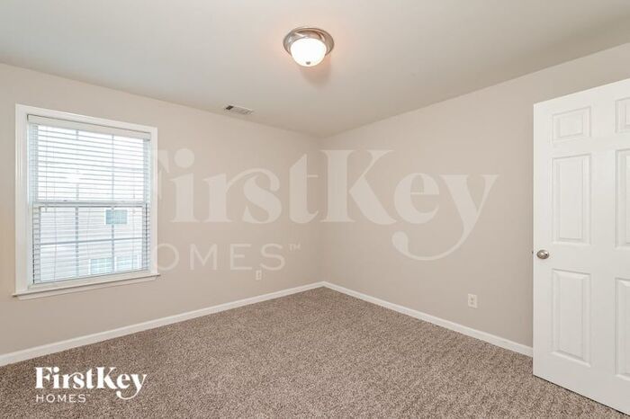 Building Photo - 2307 Loowit Falls Dr