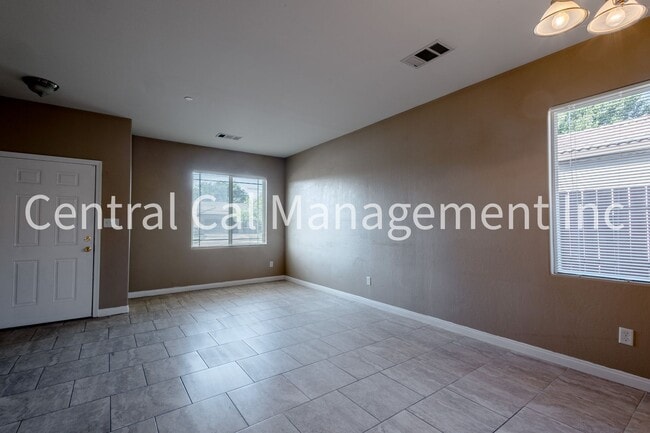 Building Photo - 4 Bedroom, 3 Bath Home in the Desired Southwest - $2595 per month!