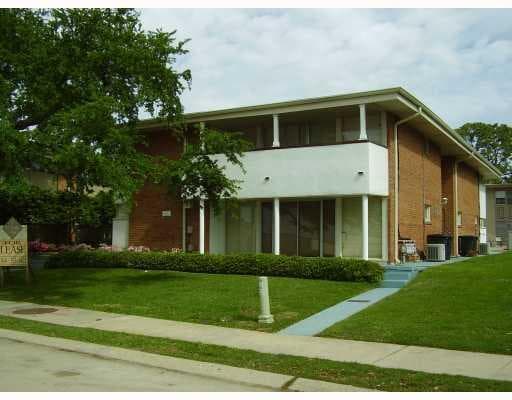 Building Photo - 247 Opal St