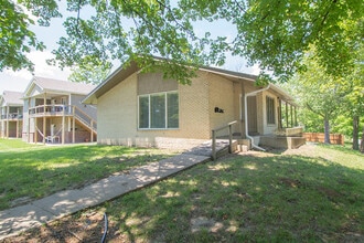 Building Photo - 2 1415