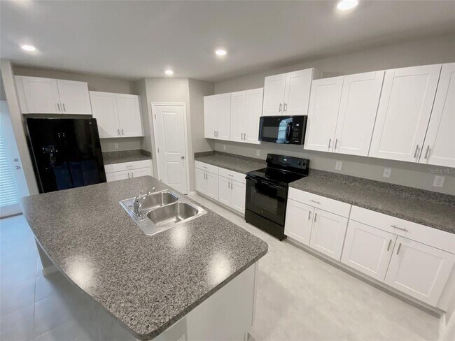 Building Photo - 3816 Hanover Dr