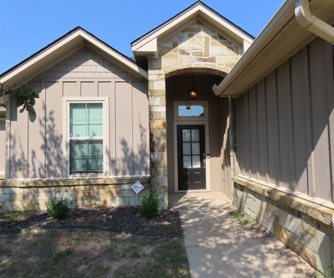 Building Photo - Beautiful 3 Bedroom, 2 Bath Home in South ...