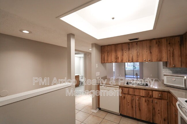 Building Photo - 4957 Puritan Cir