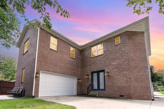 Building Photo - 1000B Woodmont Blvd