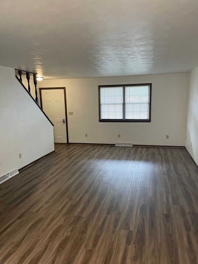 Living room - 1706 Commerce St