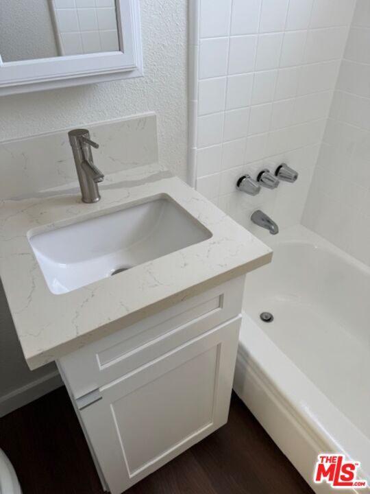 Building Photo - 2424 Ocean Park Blvd