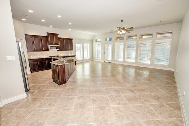 Building Photo - 2911 River Flower Ln