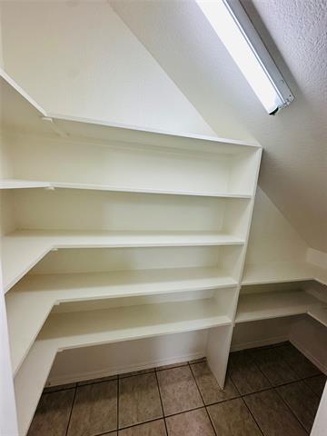 Building Photo - 421 Sandy Creek Dr