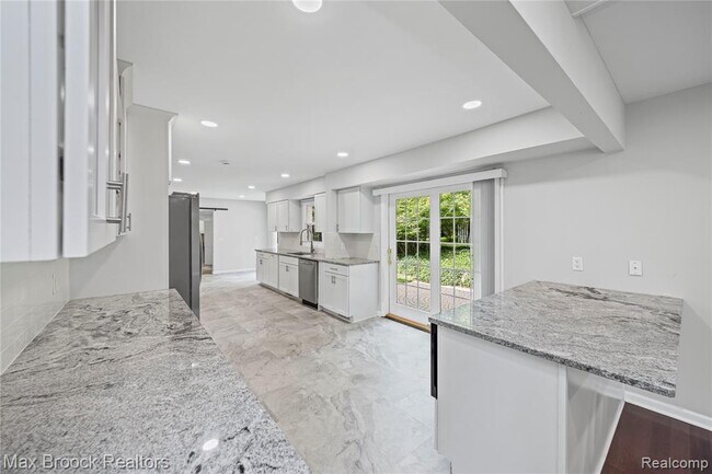 Building Photo - 2601 Lamplighter Ln