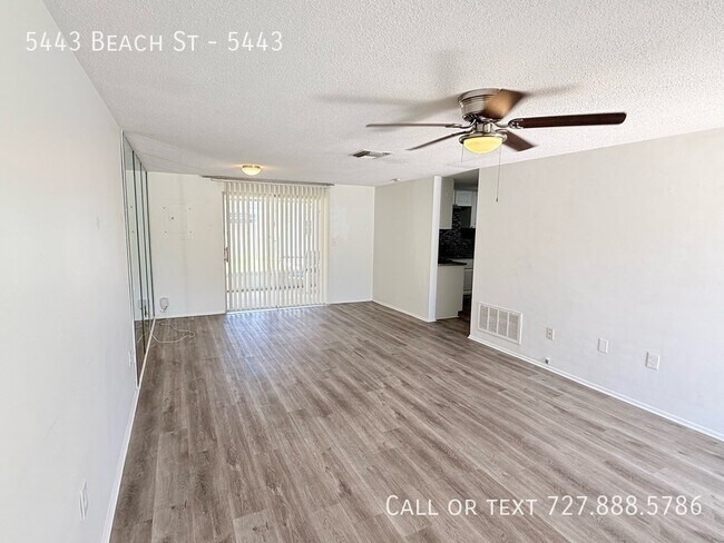 Building Photo - 5443 Beach St