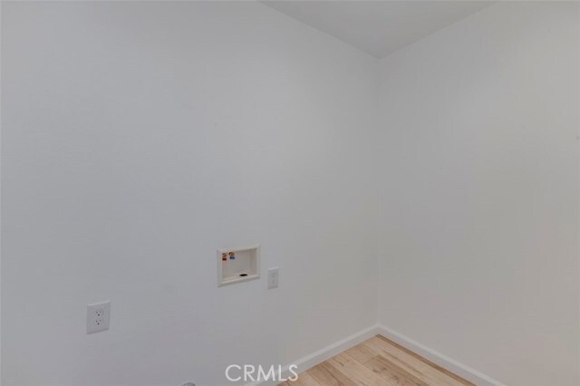 Building Photo - 544 S Clementine St