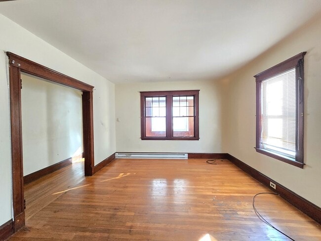 Building Photo - 23 Lowe St