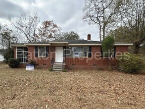 Building Photo - Saluda Gardens Home