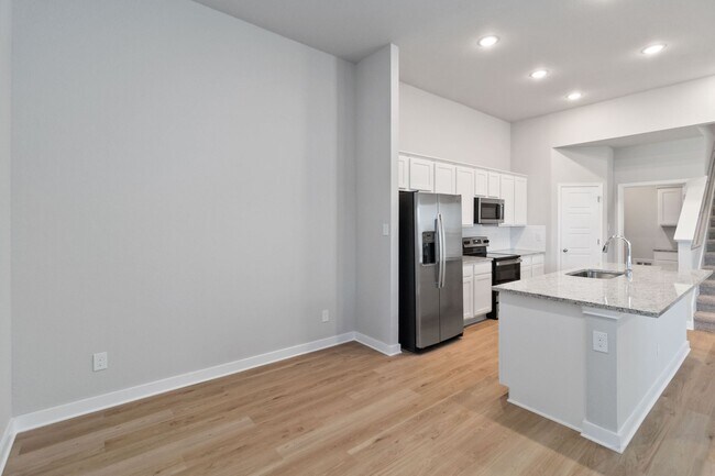 Building Photo - Beautiful Duplex Available In Emma Park!