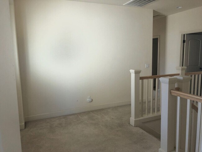 Building Photo - 4 br, 2.5 bath House - 205 Vista Del Rio Ct.