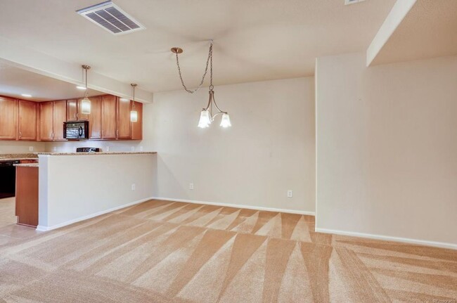 Building Photo - Spacious 3-Bed, 2.5-Bath Townhouse in Waln...