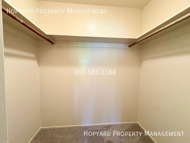 Building Photo - 1711 Tanager Ave