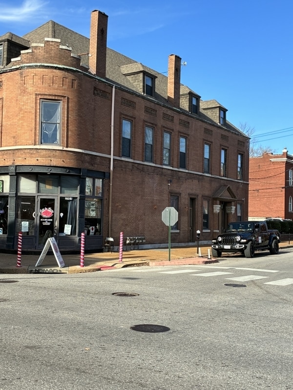 Building Photo - Nebraska Ave. - 3349 Nebraska