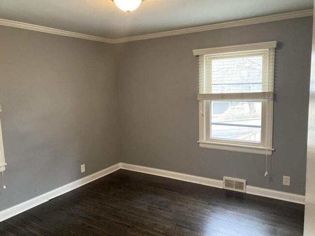 Building Photo - 4846 Birchwood Ln