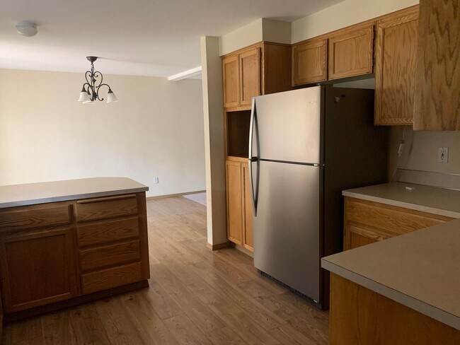 Building Photo - Splendid 3-bdr/2.5 bath home in the beautiful Buck Run Community in Sisters, OR!