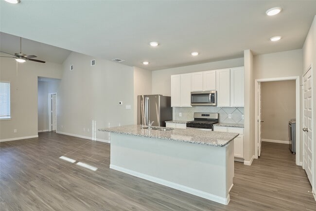 Building Photo - 2460 Shellcracker Dr