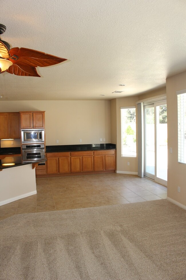 Building Photo - 14910 Via Messina Dr