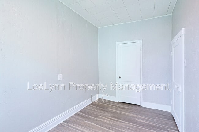 Building Photo - 14210 Temple St