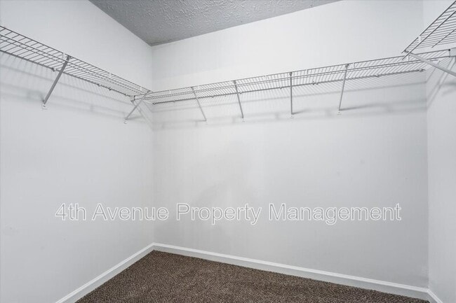 Building Photo - 407 Crested View Dr