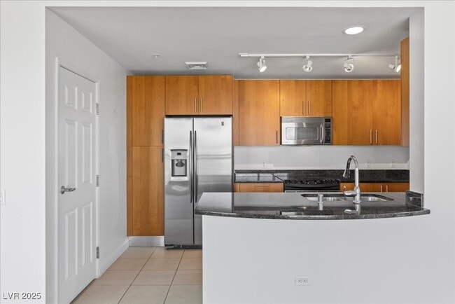Building Photo - 200 W Sahara Ave