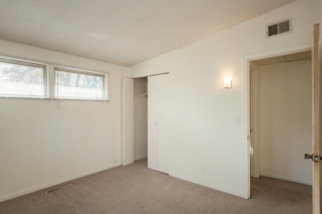 Building Photo - 500 Eldora Ln