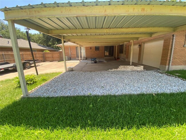 Building Photo - 1806 Robin Ln