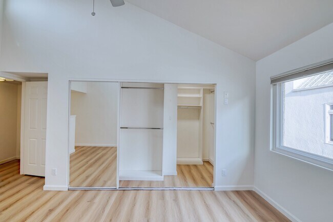 Building Photo - 938 18th St