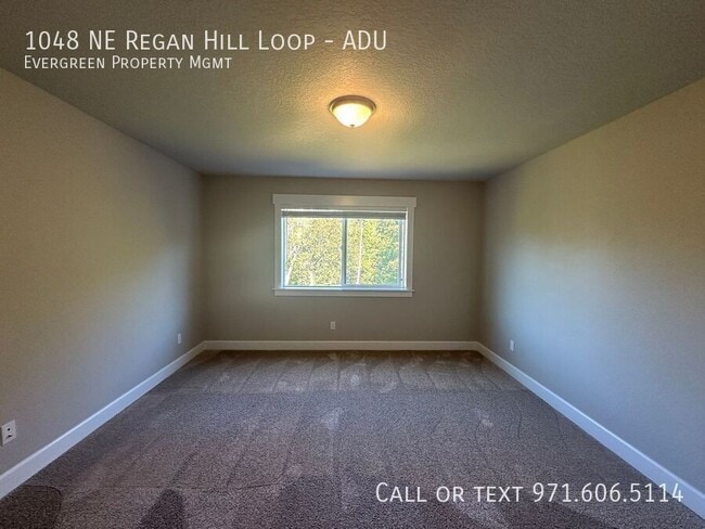 Building Photo - 1048 NE Regan Hill Loop