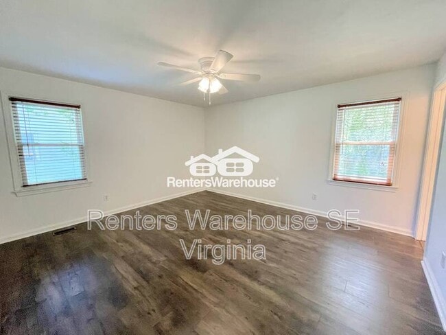 Building Photo - 411 Linkenborough Dr