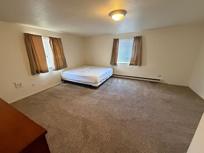 Building Photo - West End Living at Its Best — Spacious 3 Bed, 2 Bath with Garage!