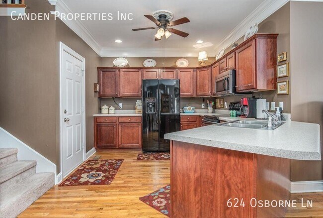Building Photo - 624 Osborne Ln