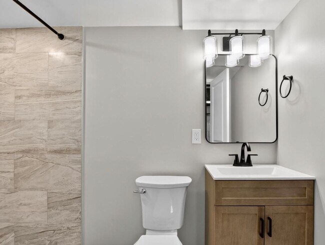 Building Photo - Totally Updated 3 + 2 on Crittenden