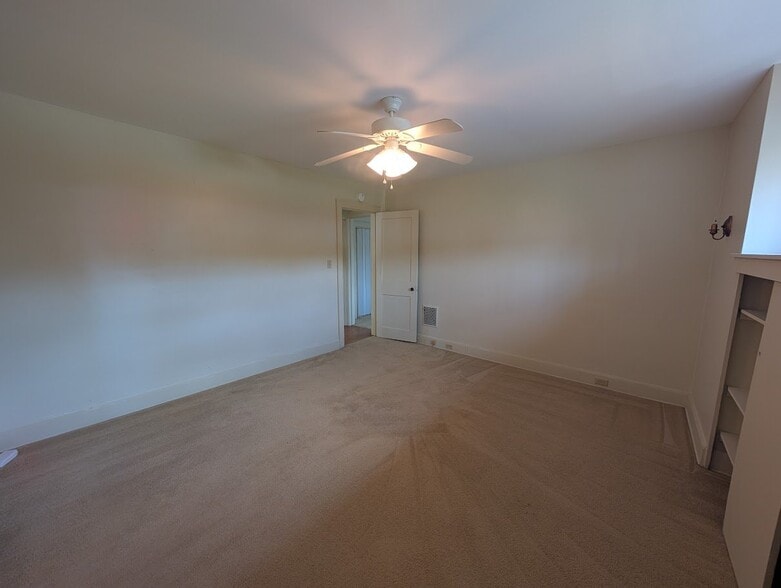 Building Photo - 2908 Oak Ave