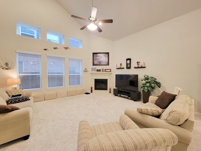 Building Photo - This stunning 2-year-old house with 4 beds, 3 baths, and an attached 2-car garage, it offers ampl...