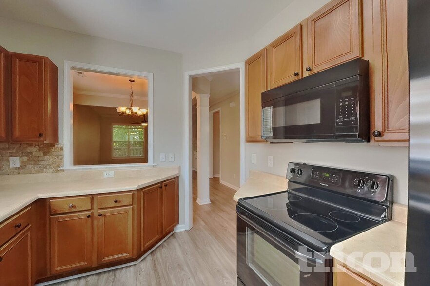 Building Photo - 557 McCarthy Dr