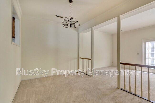 Building Photo - 1012 Huntwood Ln