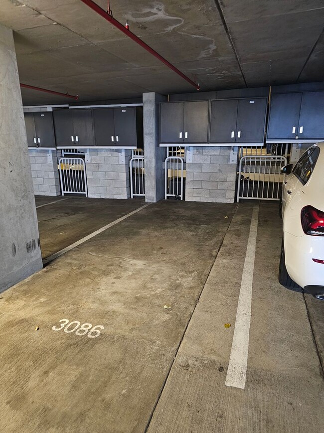 Building Photo - High Rise. Ocean Views. Washer. Dryer (RRLLC)