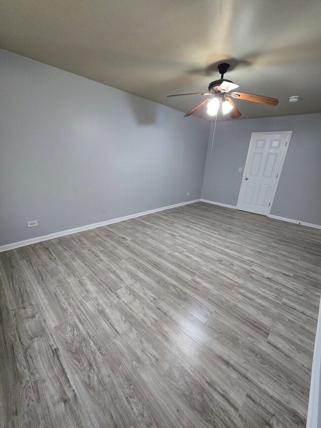 Building Photo - 10389 Dearlove Rd