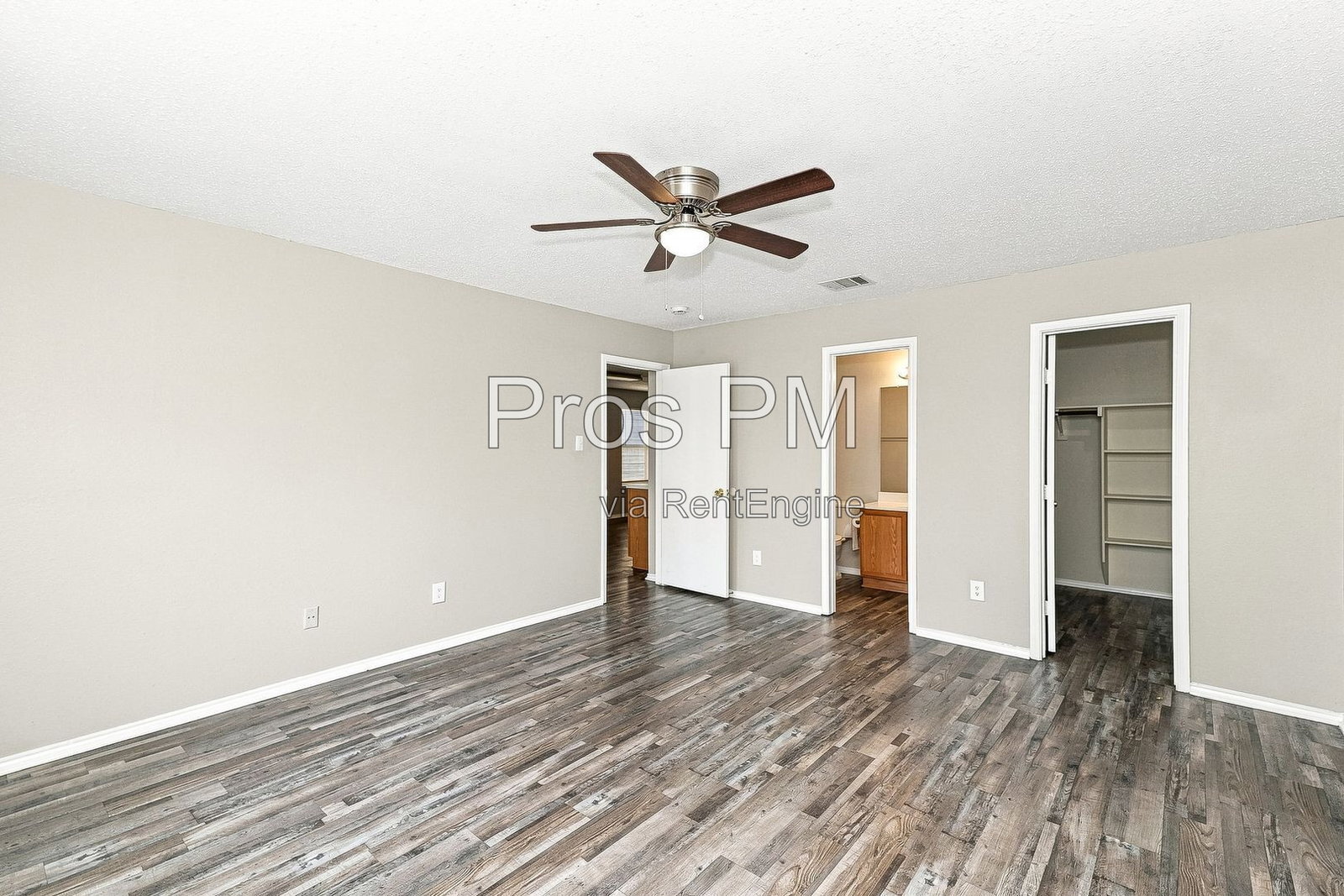 Building Photo - 5013 Waterford Dr