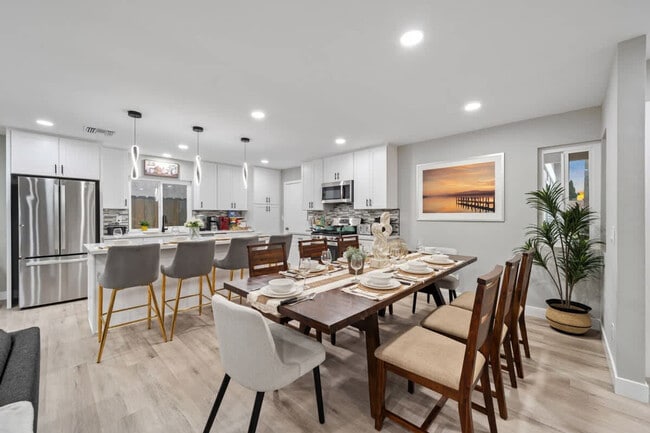 Building Photo - 9827 San Diego St