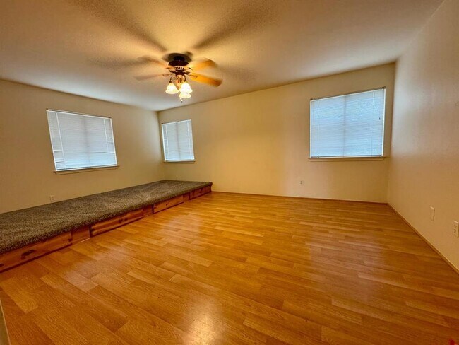 Building Photo - 1012 Black Locust Drive West