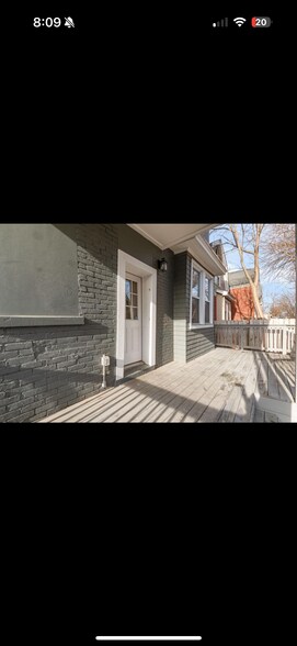 Building Photo - 216 W 12th St