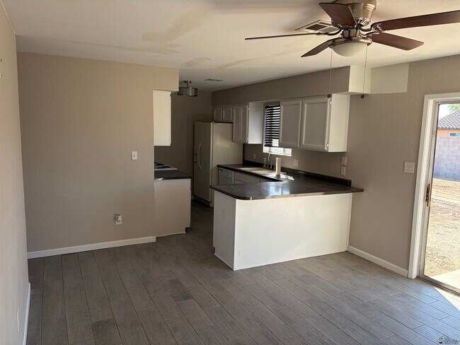 Building Photo - 3852 S Desert Air Blvd