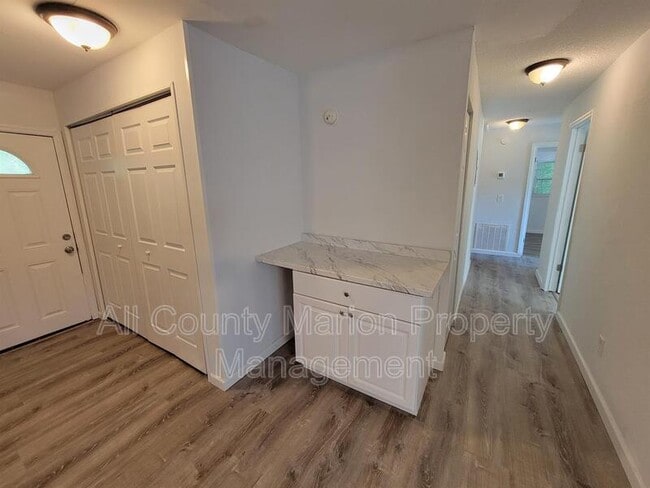 Building Photo - 1140 NW 20th Ave